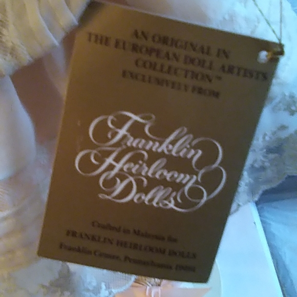 The Franklin Heirloom Be'be' Jumeau Doll - Picture 7 of 15